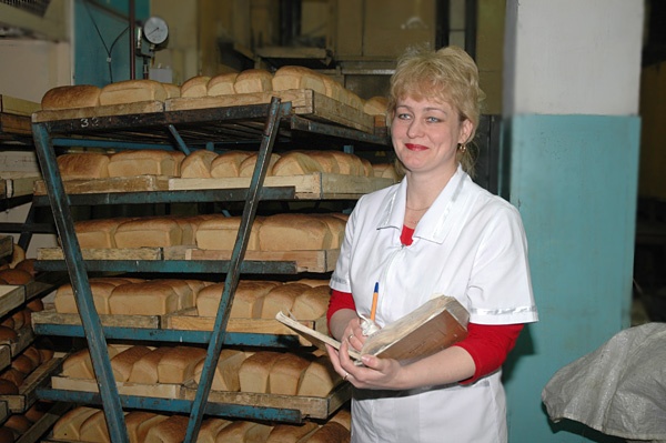 Дорман Оксана Валерьевна 12 лет возглавляет хлебобулочный цех