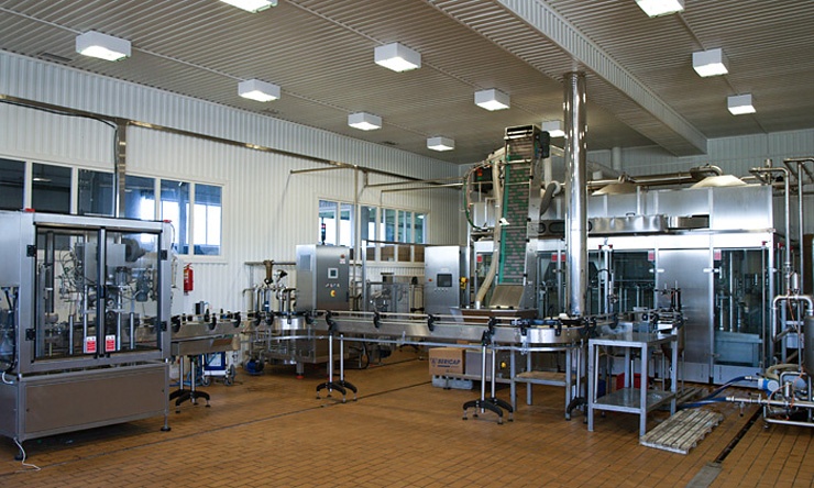 Сегодня ООО «Алтайская буренка» - это производство, оснащенное современным оборудованием, гарантирующим высокое качество продукции.