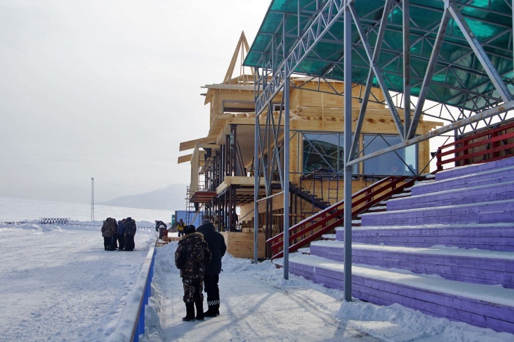 Doc22.ru На ипподроме завершают строительство VIP-трибун и мини-ресторанов. Фото АО «Курорт Белокуриха».