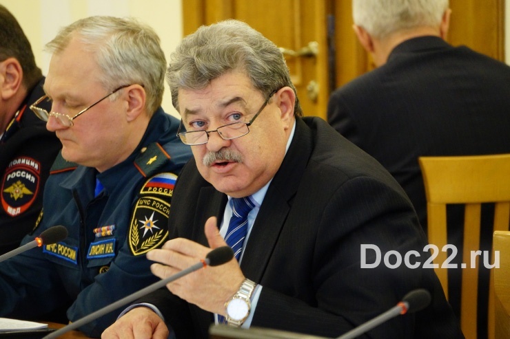 Doc22.ru Александр Колобов: В зоне возможного затопления находится 204 населенных пункта с населением более 42 тысяч человек. 