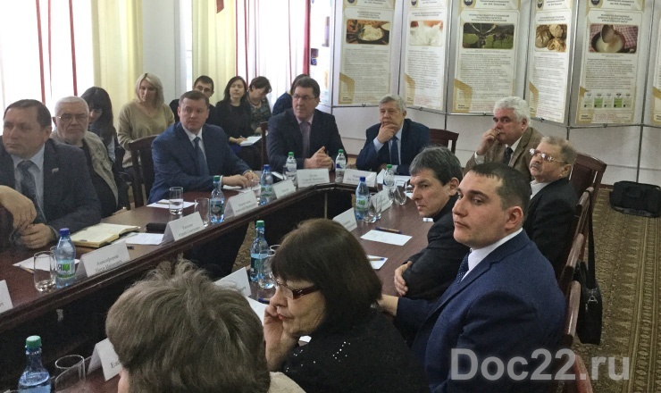 Doc22.ru Члены Общественного совета внесли ряд замечаний в проект планировки Нагорного парка и набережной. 