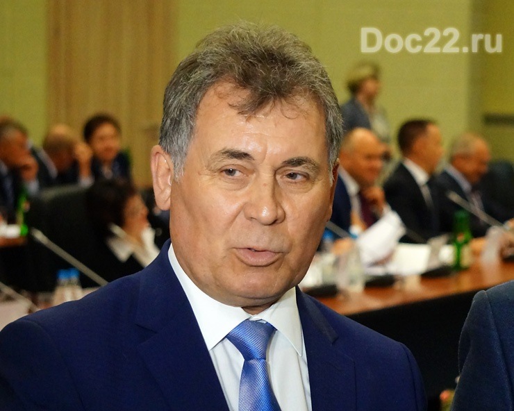 Doc22.ru Александр Романенко: Ряд проблем можно было решить, если бы федеральный законодатель делегировал регионам право устанавливать дифференцированные нормы для муниципалитетов. 