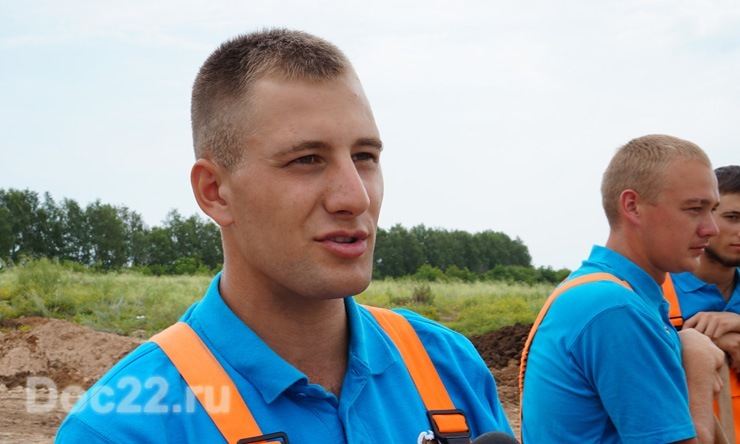 Doc22.ru Александр Здоровенко в этом году получил в АГАУ специальность инженера технических систем в агробизнесе, но пока он командир отряда «Планета»