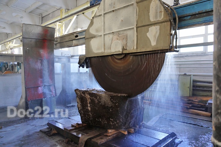 Doc22.ru Сегодня камнерезный завод в селе Колывань выпускает уникальные художественные изделия из натурального алтайского камня