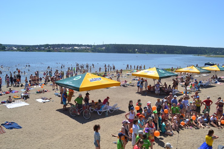Doc22.ru Обновлённый пляж в Павловске востребован не только у местных жителей, но и гостей из Барнаула.
