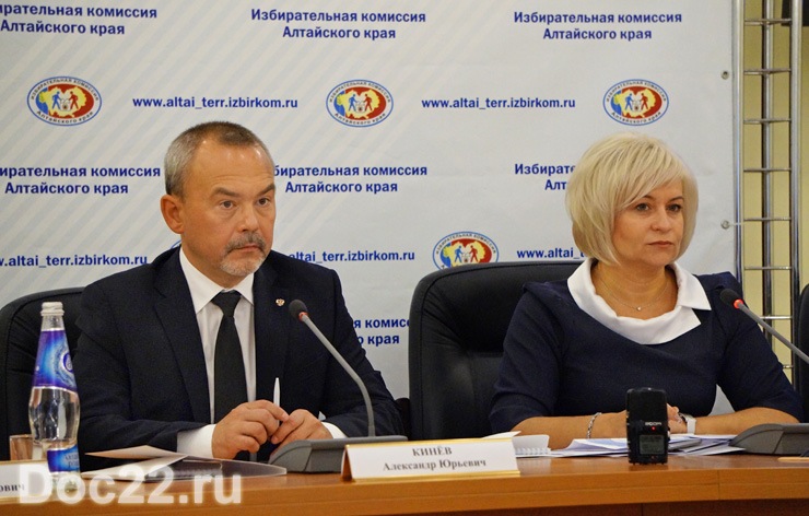 Doc22.ru Член ЦИК с правом решающего голоса Александр Кинев еще 10 сентября в Барнауле подтверждал, что выборы проходят в соответствии с нормами закона