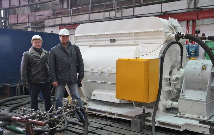 Doc22.ru Новый генератор для Южной тепловой станции уже прошел испытания и готов к отправке в Рубцовск. Фото НПО «ЭЛСИБ»