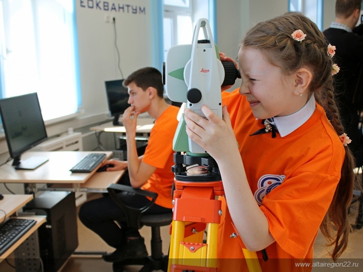 Doc22.ru В технопарке «Кванториум.22» ребята создают уникальные проекты, которые ориентированы на потребности региона. Фото пресс-службы Губернатора Алтайского края