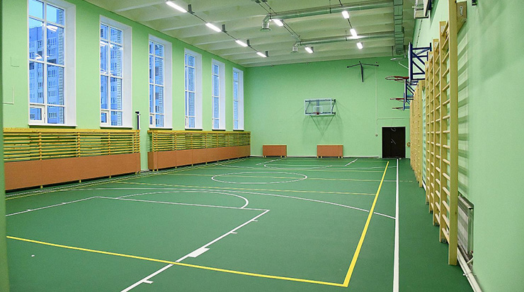 Doc22.ru В новой школе 2 спортивных зала с современными наливными полами. Фото пресс-службы администрации Барнаула