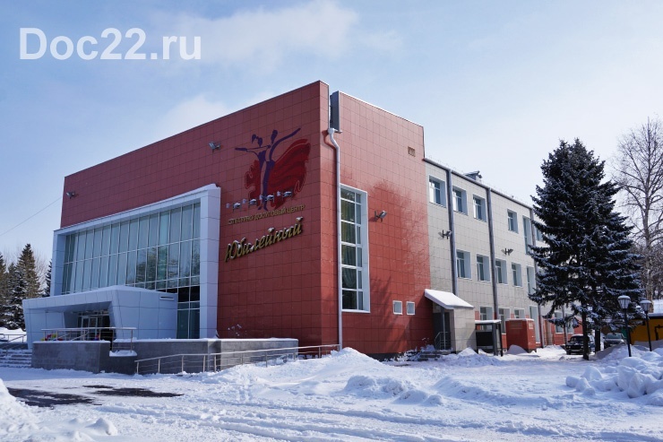 Doc22.ru На полную реконструкцию Шипуновского районного культурно-досугового центра из краевого бюджета было направлено 100 млн рублей. 