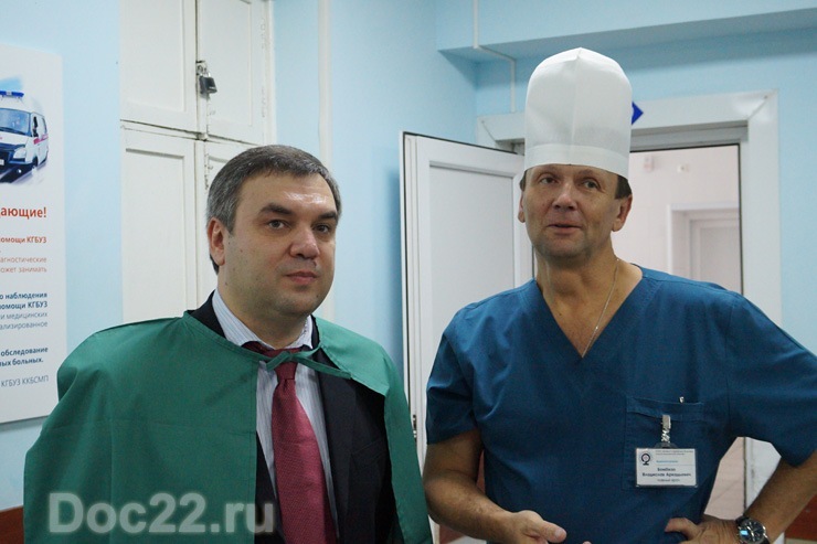 Doc22.ru Роман Рыжков (слева) и Владислав Бомбизо оценили перспективы развития телерадиологии в Алтайском крае.